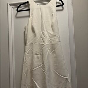 Elegant White Sleeveless Dress